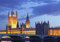 英国留学 VS 香港求学大对比，看看你更适合去哪里？