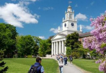 加拿大留学：比较春季入学与秋季入学