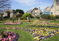 英国预科留学和国际大一有什么区别？